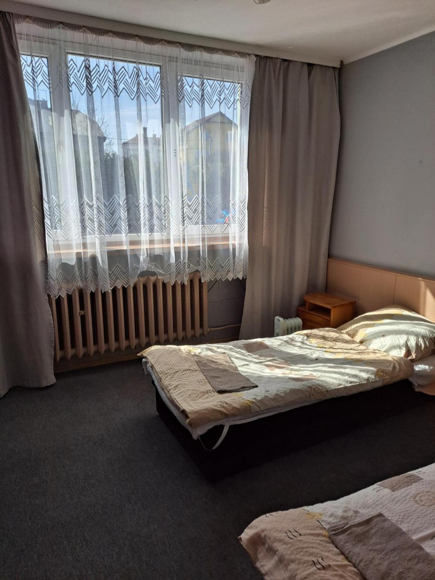 Karet Obiekt Hotelowy Skoczów Exterior foto