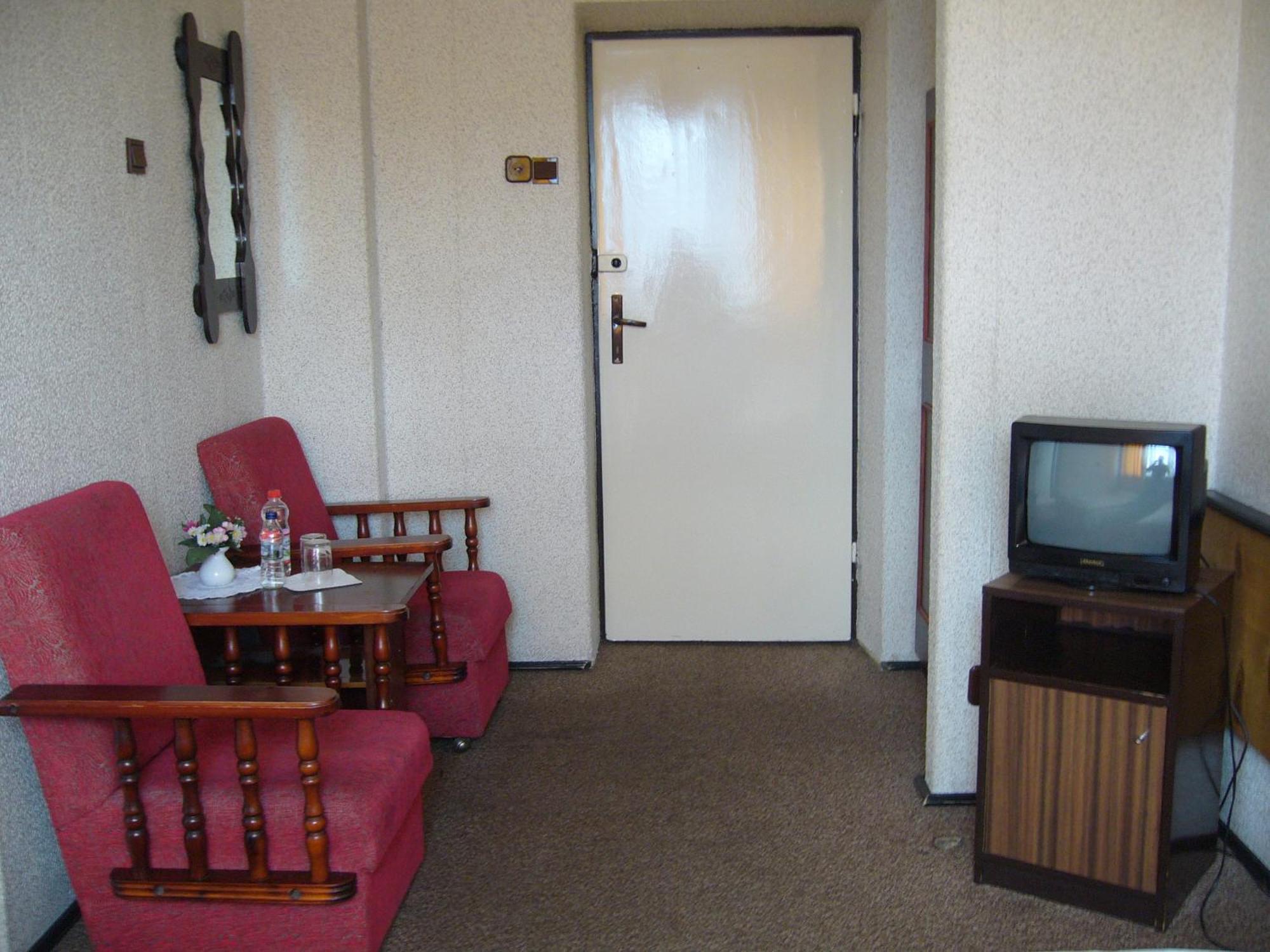 Karet Obiekt Hotelowy Skoczów Exterior foto