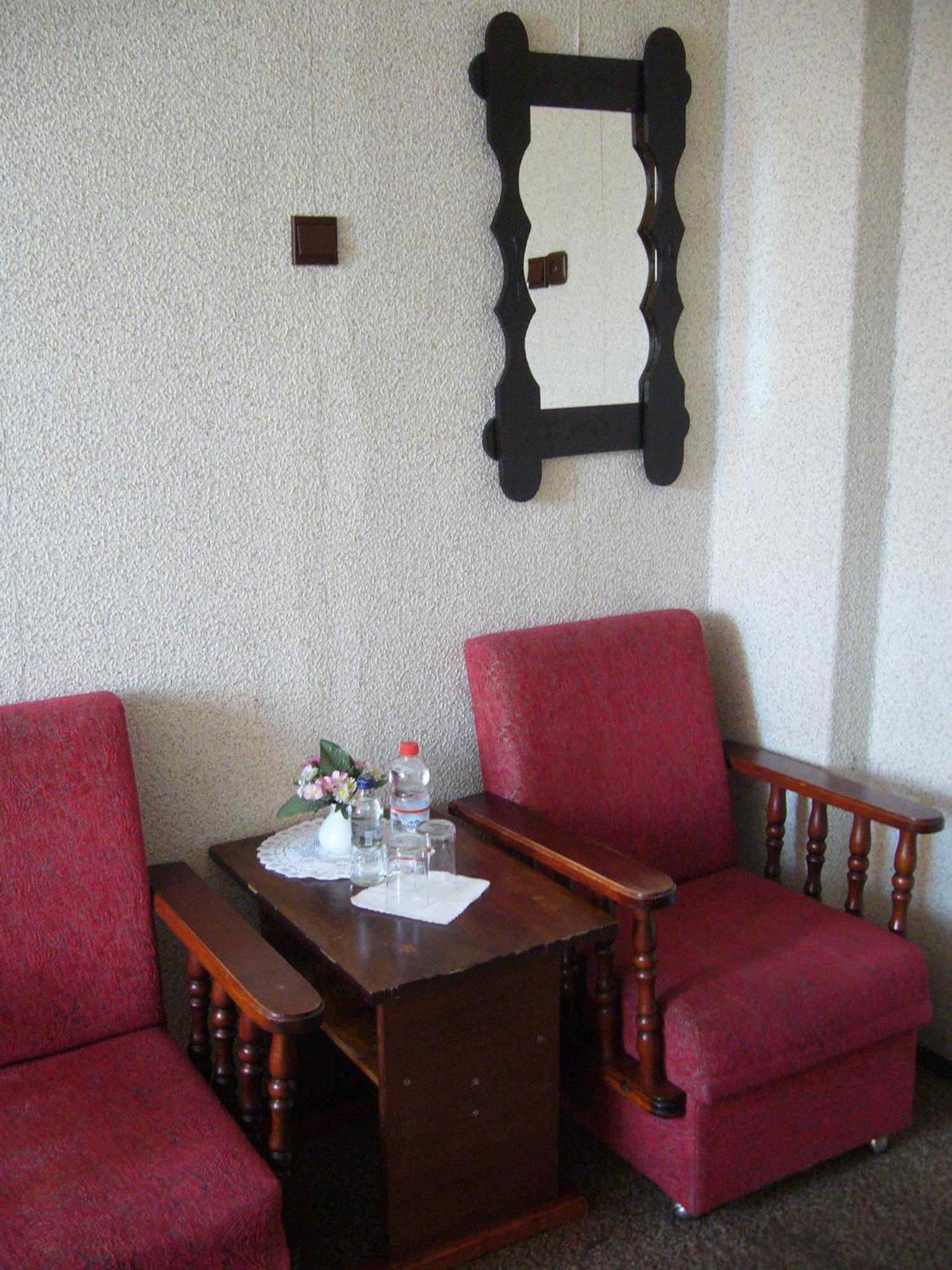 Karet Obiekt Hotelowy Skoczów Exterior foto